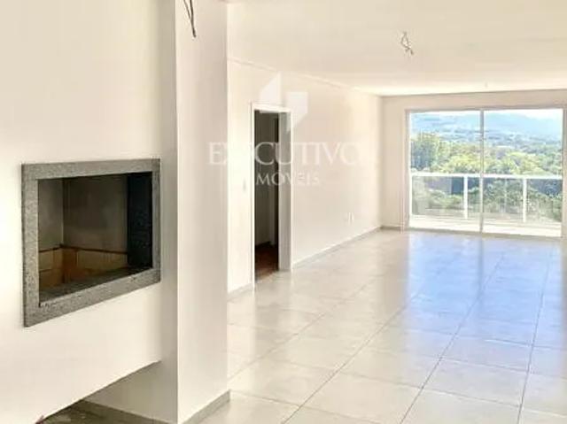 Apartamento para alugar com 3 quartos e 124 m² por R$ 1.850/mês