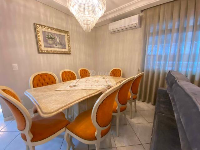 Apartamento para alugar com 3 quartos e 136 m² por R$ 5.500/mês