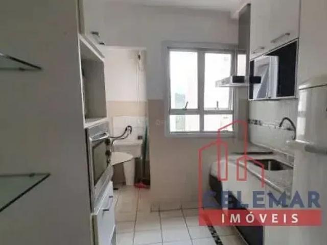 Apartamento para alugar com 3 quartos e 69 m² por R$ 3.300/mês