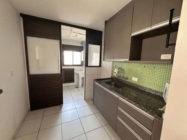 Apartamento para alugar com 3 quartos e 77 m² por R$ 3.500/mês