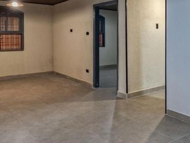 Casa para alugar com 220m², 4 quartos e 4 vagas