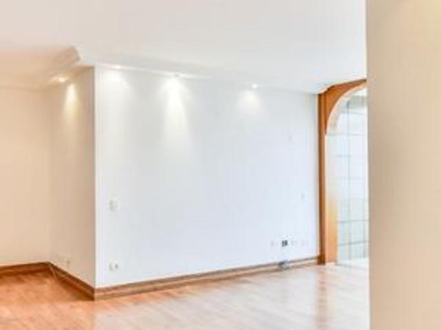 Apartamento para alugar com 130m², 3 quartos e 1 vaga