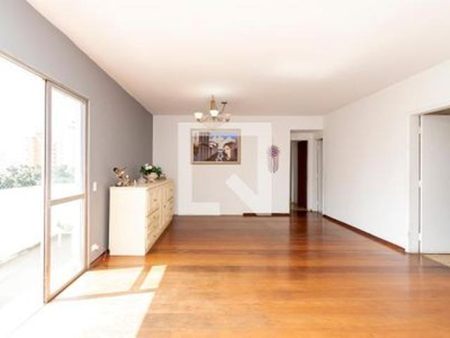 Apartamento para alugar com 146m², 4 quartos e 3 vagas