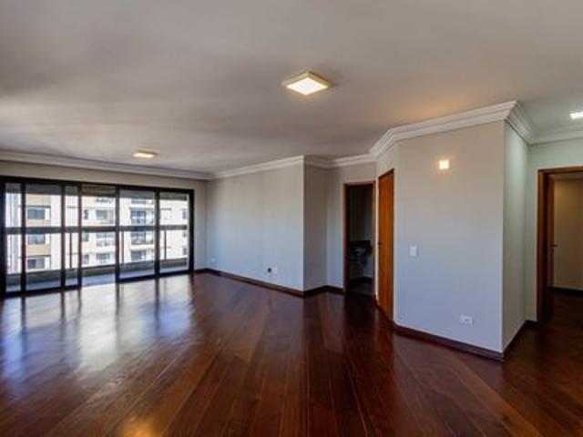 Apartamento para alugar com 168m², 4 quartos e 3 vagas