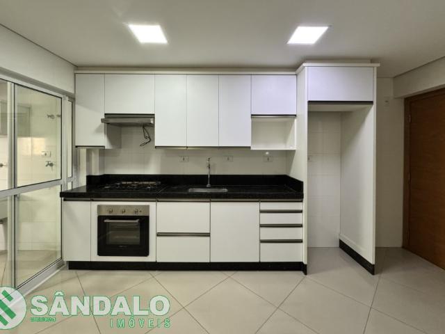 Apartamento para alugar com 1 Suíte + 1 Quarto em Zona 07, Maringá PR