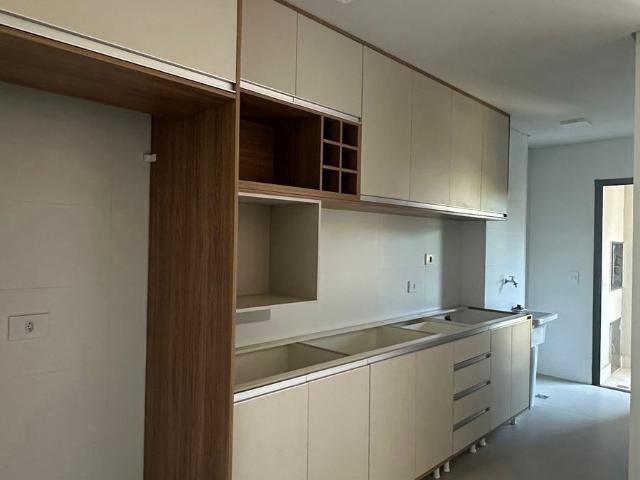Apartamento para alugar com 1 Suíte + 1 Quarto em Zona 08, Maringá PR