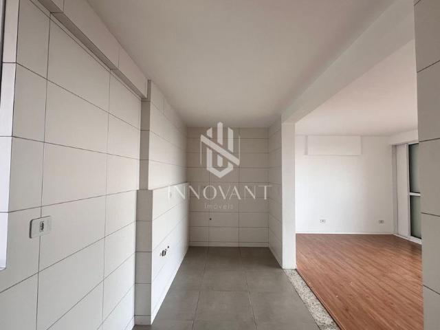Apartamento para alugar com 1 Suíte + 2 Quartos em Parque Industrial, Maringá PR