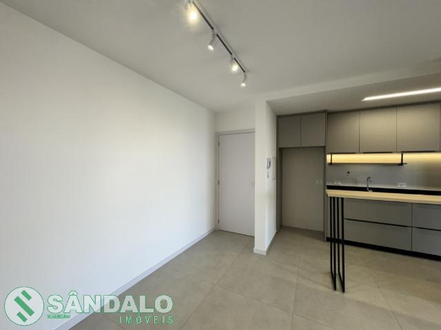 Apartamento para alugar com 1 Suíte + 2 Quartos em Vila Bosque, Maringá PR