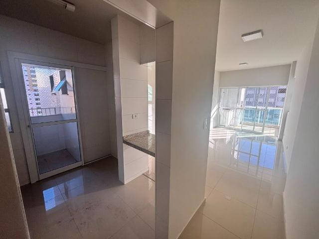 Apartamento para alugar com 1 Suíte + 2 Quartos em Zona 03, Maringá PR