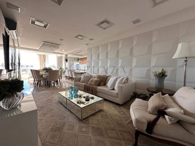 Apartamento para alugar com 200m², 3 quartos e 3 vagas