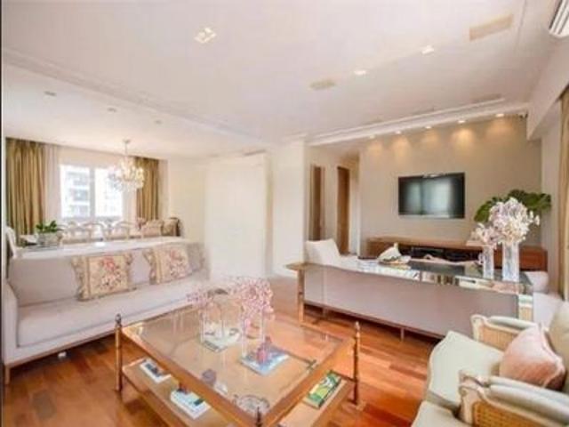 Apartamento para alugar com 214m², 4 quartos e 4 vagas