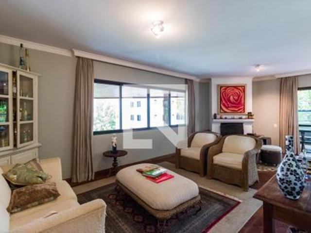 Apartamento para alugar com 221m², 4 quartos e 3 vagas