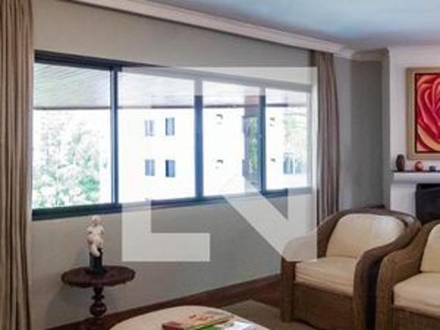 Apartamento para alugar com 221m², 4 quartos e 3 vagas
