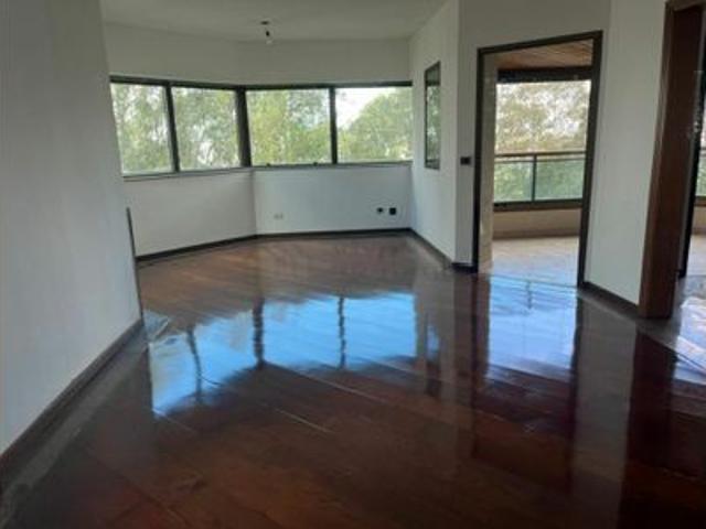 Apartamento para alugar com 238m², 4 quartos e 4 vagas