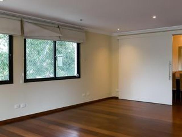 Apartamento para alugar com 239m², 4 quartos e 4 vagas