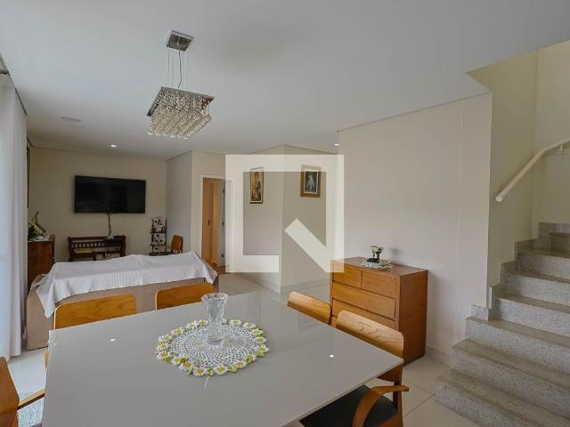 Apartamento para alugar com 240m², 4 quartos e 3 vagas
