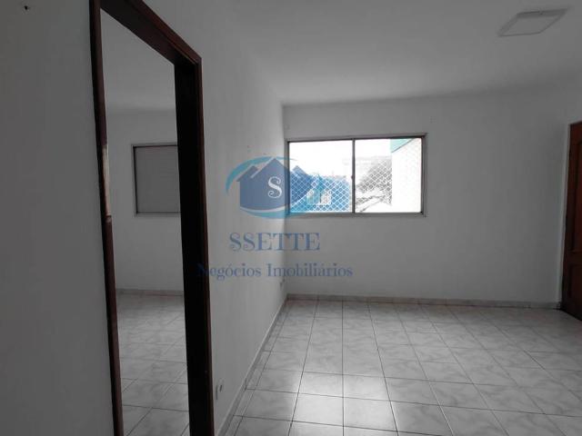 Apartamento para alugar com 2 quartos e 57 m² por R$ 1.400/mês