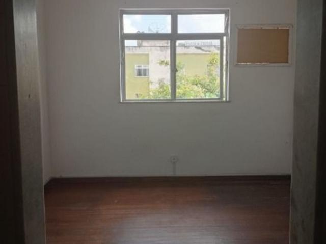 Apartamento para alugar com 2 quartos e 60 m² por R$ 700/mês