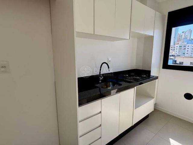 Apartamento para alugar com 2 quartos e 60 m² por R$ 3.400/mês