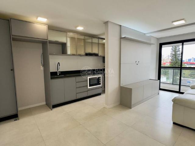 Apartamento para alugar com 2 quartos e 63 m² por R$ 4.000/mês