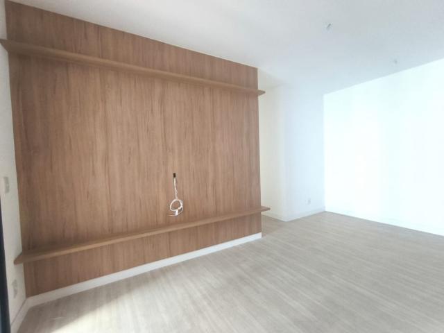 Apartamento para alugar com 2 quartos e 70 m² por R$ 3.500/mês