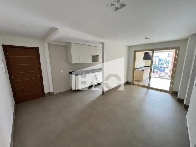 Apartamento para alugar com 2 quartos e 74 m² por R$ 5.200/mês