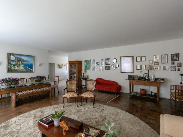 Apartamento para alugar com 300m², 4 quartos e 2 vagas