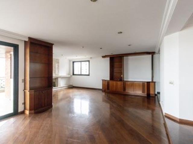 Apartamento para alugar com 310m², 5 quartos e 5 vagas