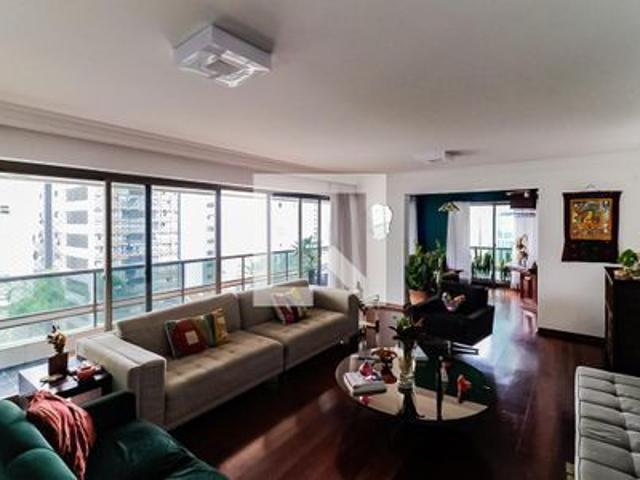 Apartamento para alugar com 330m², 4 quartos e 4 vagas