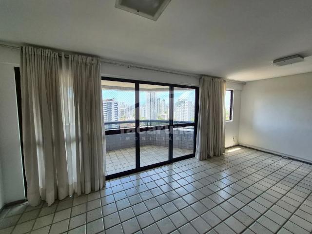 Apartamento para alugar com 4 quartos e 150 m² por R$ 9.000/mês