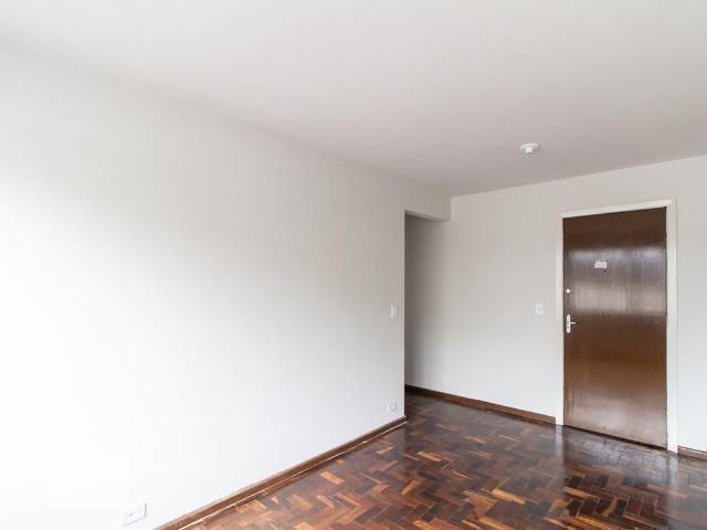 Apartamento para alugar com 67m², 3 quartos e sem vaga