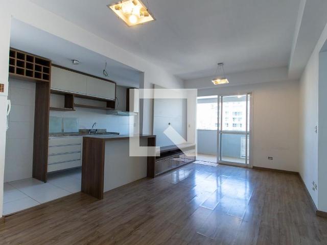 Apartamento para alugar com 70m², 2 quartos e 1 vaga