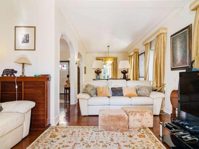 Apartamento para alugar em Cascais, Lisboa, com 3 quartos