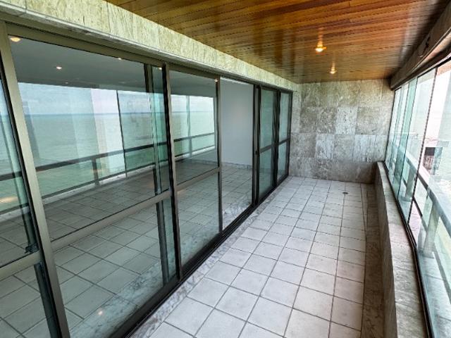 Apartamento Para Alugar Na Avenida Boa Viagem | Frente Para O Mar!