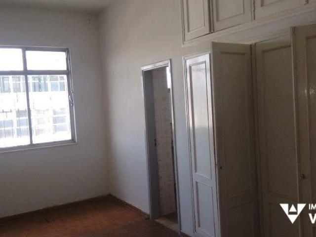 APARTAMENTO PARA ALUGAR NO CENTRO COM 03 QUARTOS, 01 SUÍTE E 02 BANHEIROS