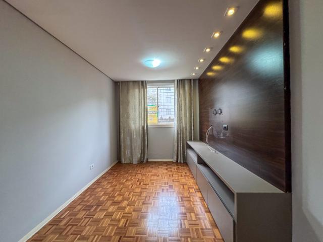 Apartamento para alugar no Ed Residencial Aeroporto I na região Leste de Londrina Pr