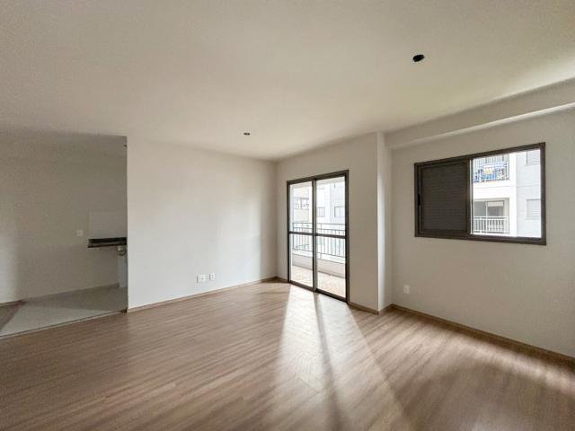 Apartamento para alugar no Edifício Malibu, região Sul de Londrina/PR, com 2 quartos e sacada
