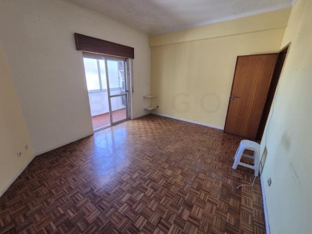Apartamento para arrendar com 2 quartos perto de transportes