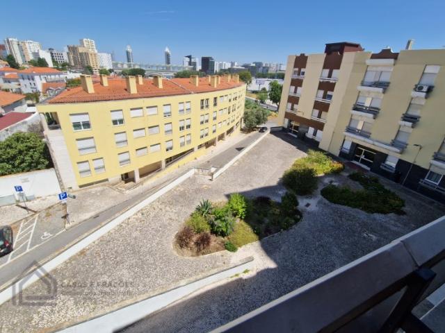 Apartamento para arrendar em Travessa do Adro s/n, Olivais