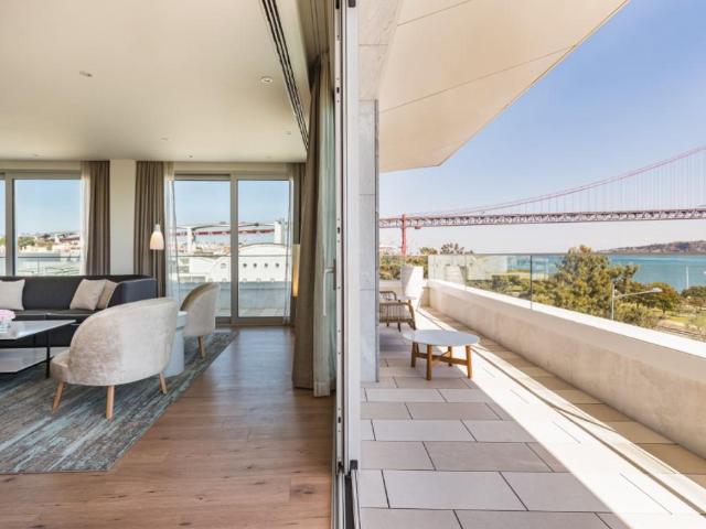 Apartamento para investir, Varanda, frente ao Tejo, Belém Li. 74m² Belém