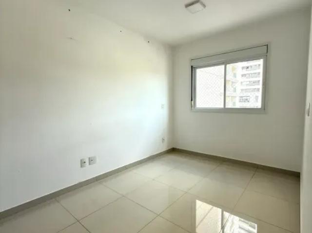 1 Apartamento para locação com 02 quartos, sendo uma suíte tem 75m² em Jd Leblon