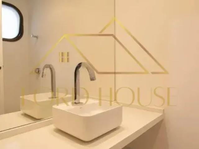 Apartamento para locação com 122m² no Jardins. O imóvel possui 2 quartos, sendo 1 suíte e 2 vagas