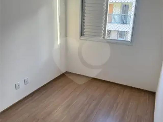Apartamento para Locação em Taboão da Serra/SP Jardim Três Irmãos 2 Quartos