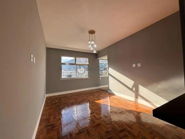 Apartamento para Locação em Teresópolis/RJ Alto 2 Quartos