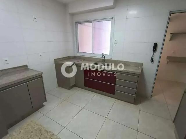 Apartamento para Locação em Uberlândia/MG Centro 3 Quartos