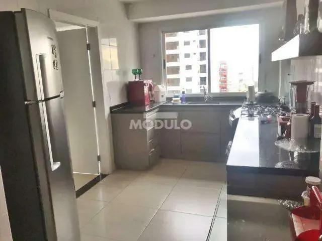 Apartamento para Locação em Uberlândia/MG Fundinho 4 Quartos
