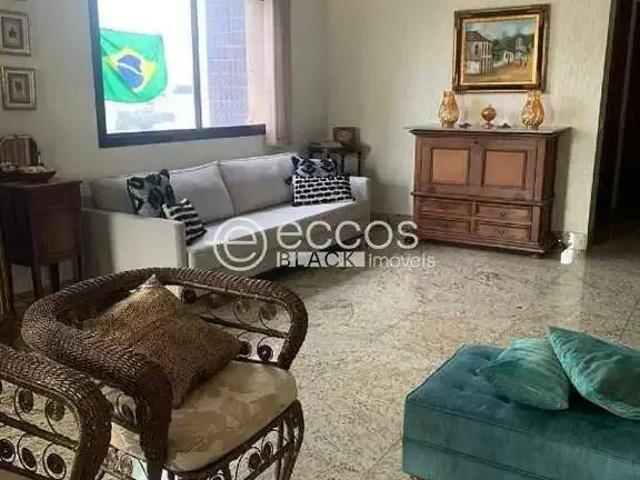Apartamento para Locação em Uberlândia/MG Osvaldo Rezende 4 Quartos