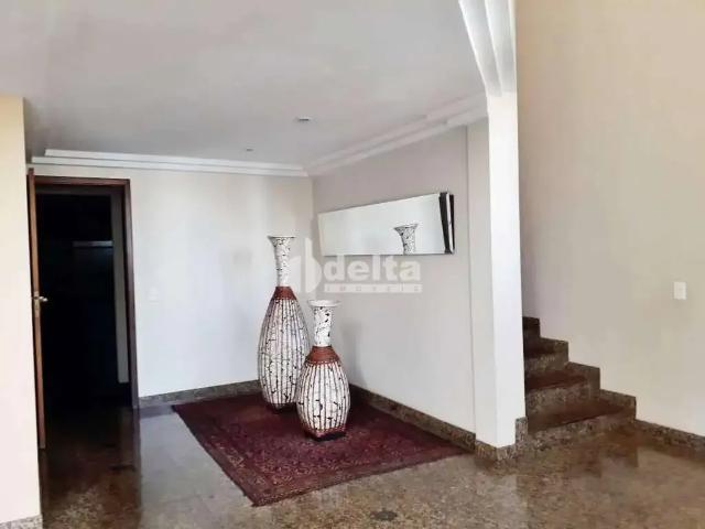 Apartamento para Locação em Uberlândia/MG Osvaldo Rezende 5 Quartos