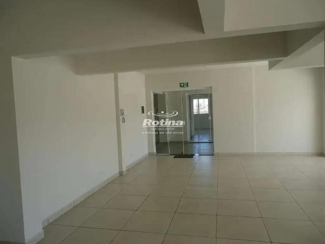 Apartamento para Locação em Uberlândia/MG Presidente Roosevelt 3 Quartos