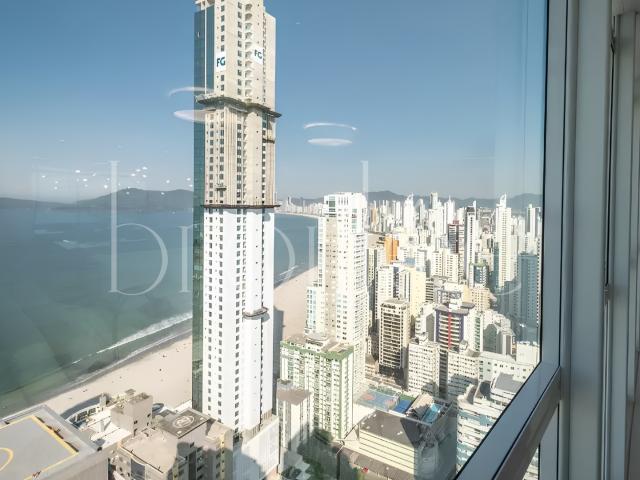 Apartamento para Locação em Balneário Camboriú/SC Centro 4 Quartos